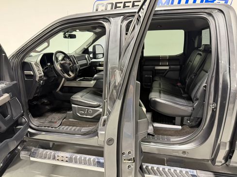 Used 2017 Ford F250 Lariat w/ Lariat Value Package AWD/4WD image 11