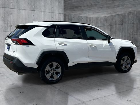 Used 2025 Toyota RAV4 LE AWD/4WD image 5