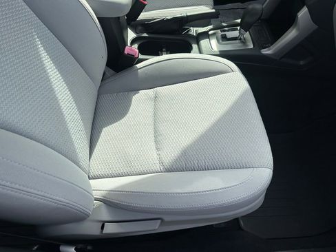 Used 2016 Subaru Forester 2.5i Premium image 16