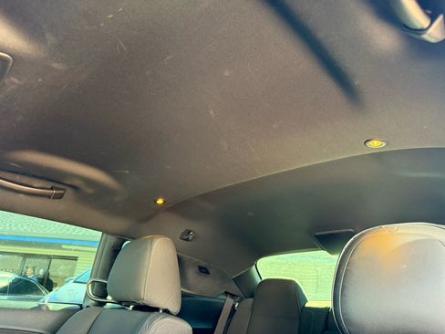 Used 2023 Dodge Challenger SXT w/ Blacktop Package image 15