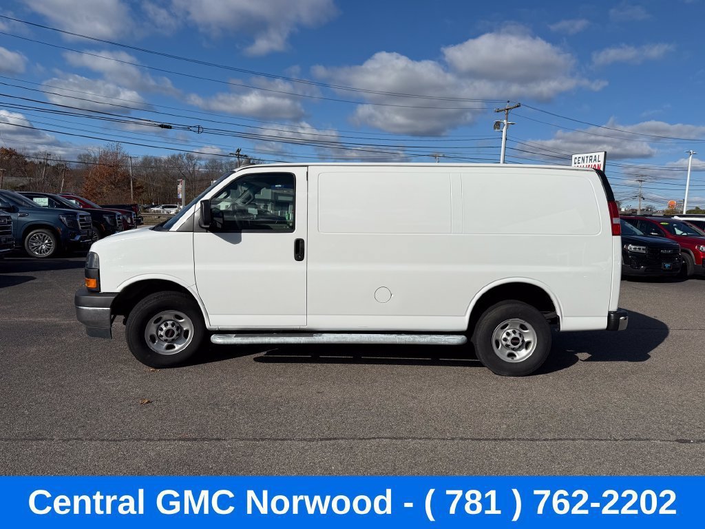 Used 2025 GMC Savana 2500 w/ Driver Convenience Package RWD image 4