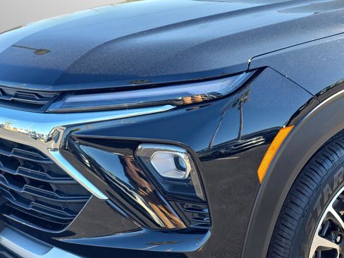 Used 2025 Chevrolet TrailBlazer LT image 6