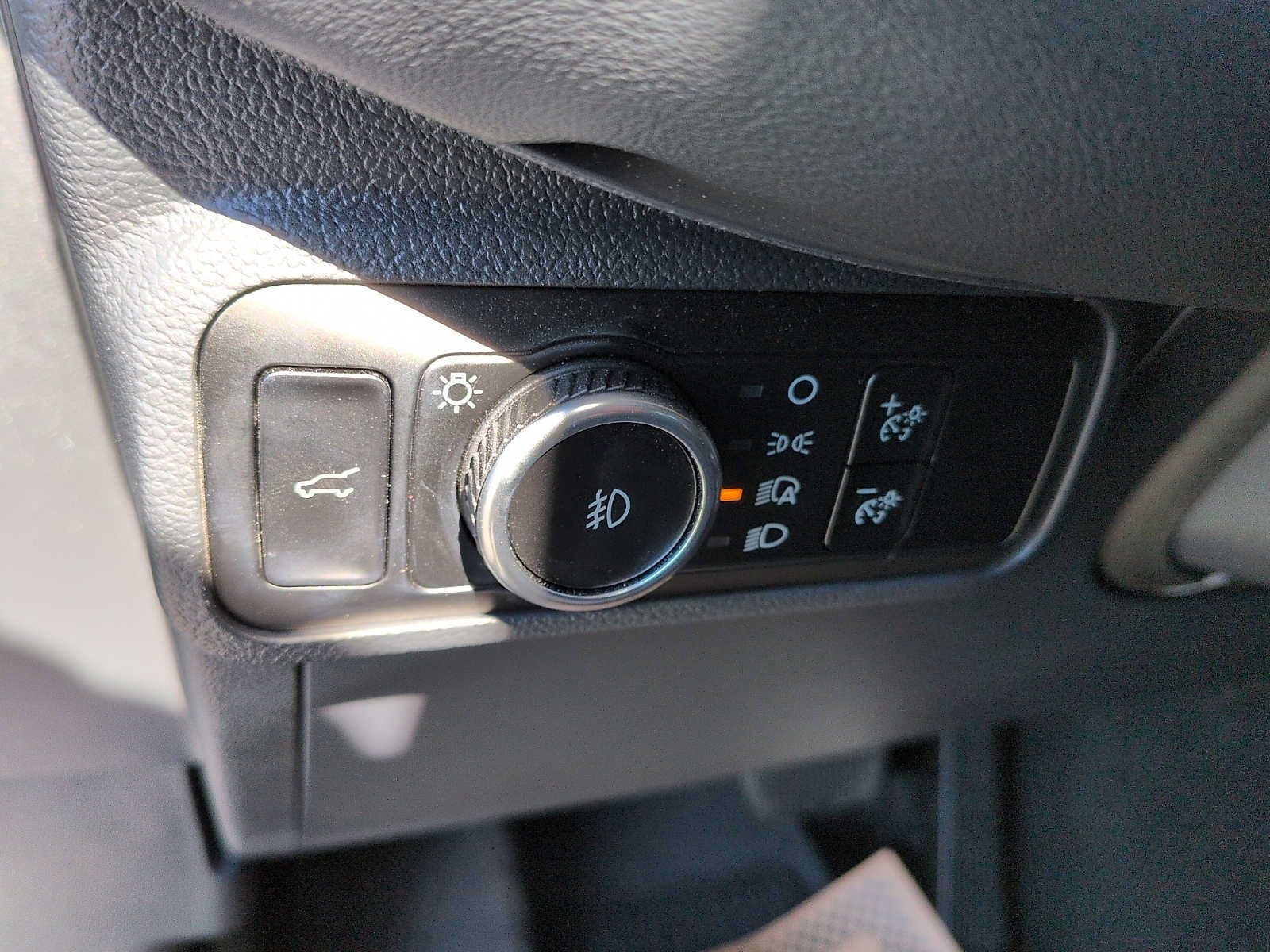 Certified 2025 Ford Explorer ST AWD/4WD image 16