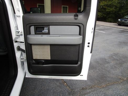 Used 2014 Ford F150 XLT w/ Equipment Group 302A Luxury image 26