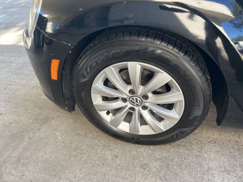 Used 2015 Volkswagen Beetle 1.8T image 5