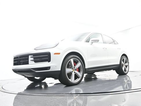 Certified 2024 Porsche Cayenne S AWD/4WD image 43