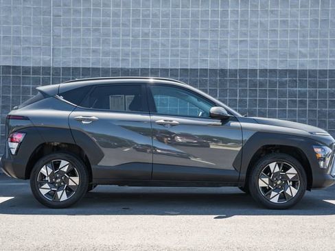 Used 2025 Hyundai Kona SEL AWD/4WD image 4