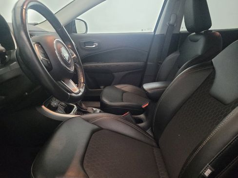 Used 2019 Jeep Compass Latitude w/ Cold Weather Group image 17