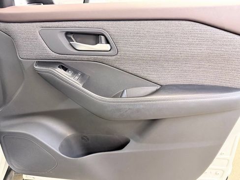 Used 2023 Nissan Rogue SV AWD/4WD image 35