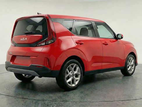 Used 2025 Kia Soul LX w/ LX Technology Package image 9