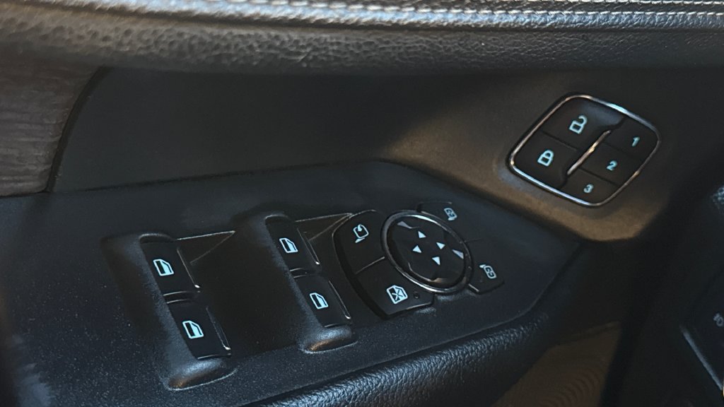 Used 2021 Ford Expedition Max Limited AWD/4WD image 39