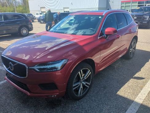 Used 2018 Volvo XC60 T6 Momentum w/ Convenience Package AWD/4WD image 3