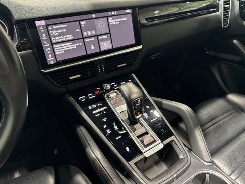 Used 2019 Porsche Cayenne image 61
