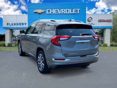 Used 2023 GMC Terrain Denali w/ Denali Premium Package AWD/4WD image 3