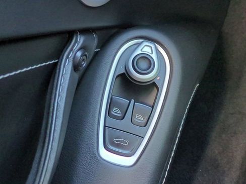 Used 2021 Aston Martin V8 Vantage Coupe image 20