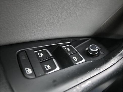 Used 2018 Audi Q3 2.0T Premium image 33