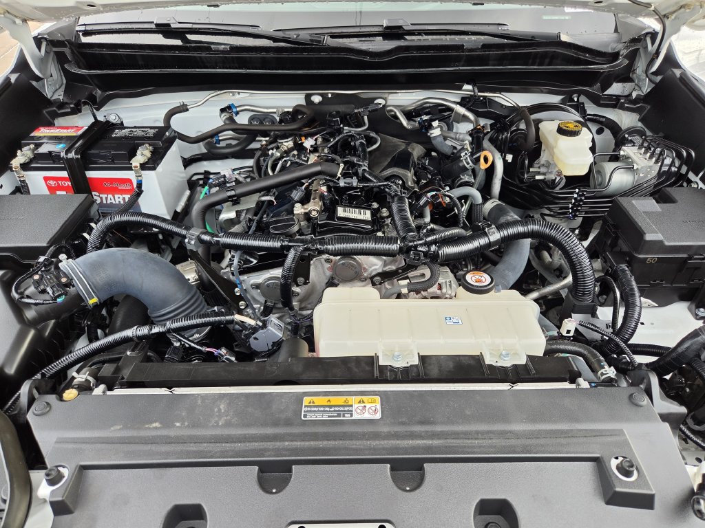 Used 2024 Toyota Tacoma SR5 AWD/4WD image 29