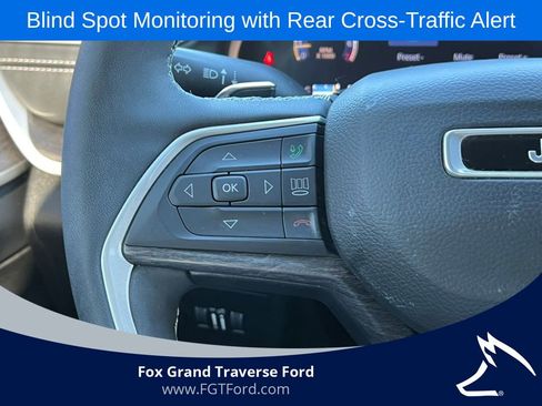 Used 2023 Jeep Grand Cherokee L Limited image 19