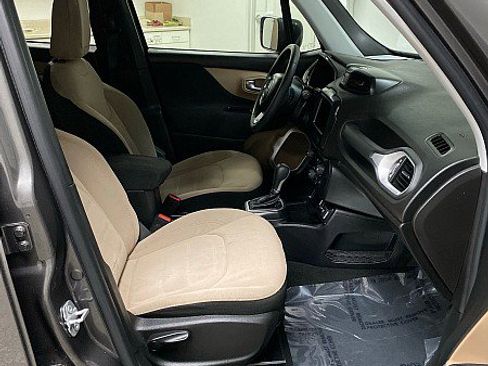 Used 2018 Jeep Renegade Latitude image 12