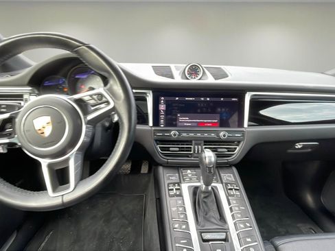 Used 2021 Porsche Macan S image 9