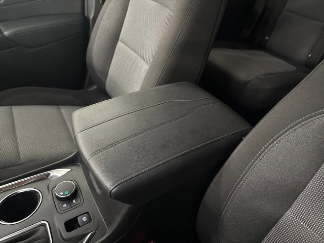 Used 2023 Chevrolet Traverse LT FWD image 26