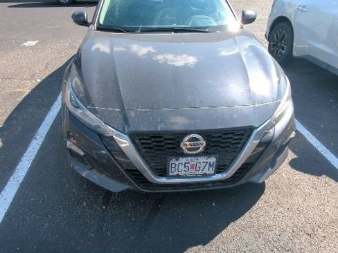 Used 2021 Nissan Altima 2.5 SV w/ SV Premium Package FWD image 4