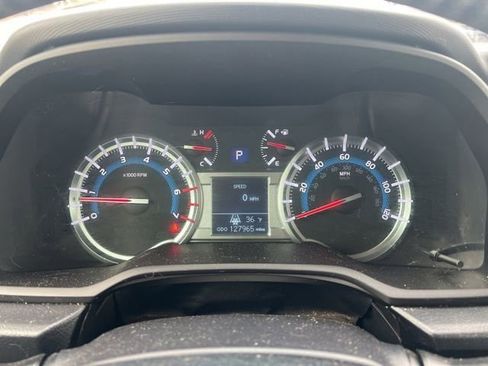 Used 2014 Toyota 4Runner SR5 AWD/4WD image 9