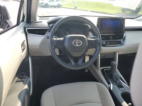 Certified 2024 Toyota Corolla Cross L AWD/4WD image 11