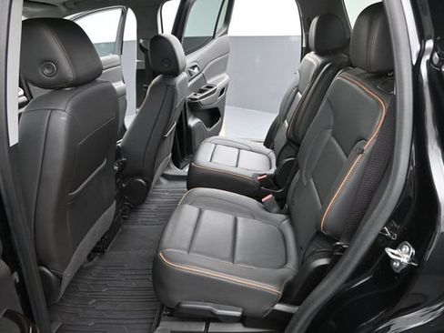 Certified 2023 GMC Acadia AT4 w/ Technology Package AWD/4WD image 16