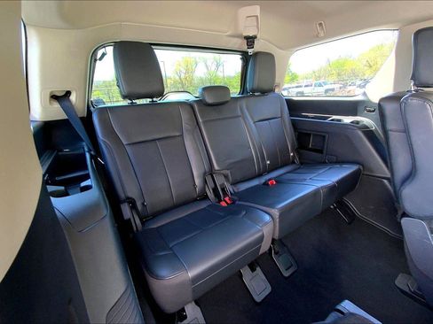 Used 2024 Ford Expedition XLT image 25