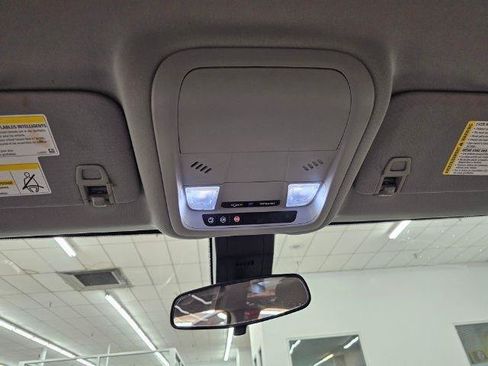 Used 2021 Chevrolet Equinox LS w/ LS Convenience Package FWD image 29