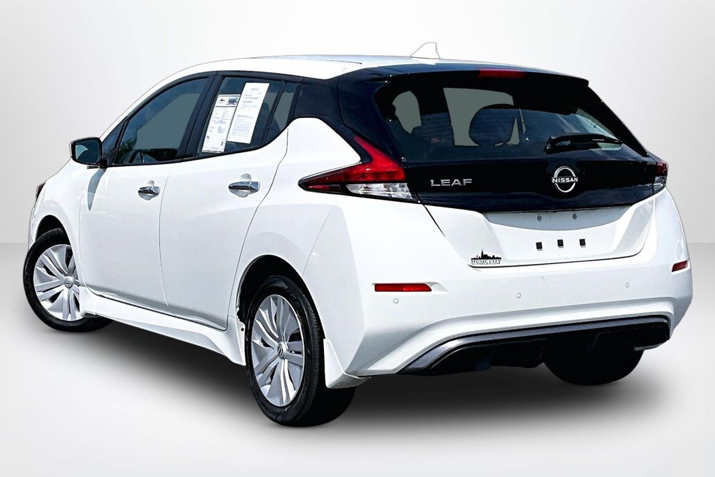 Used 2025 Nissan Leaf S FWD image 5