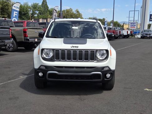 Used 2023 Jeep Renegade Latitude AWD/4WD image 2