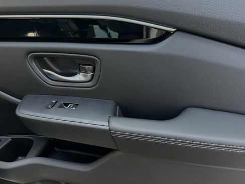 Certified 2025 Honda Pilot Touring image 21