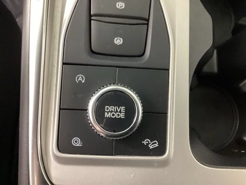 Used 2024 Ford Explorer XLT w/ Equipment Group 202A AWD/4WD image 21