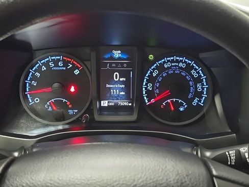 Used 2022 Toyota Tacoma SR AWD/4WD image 21