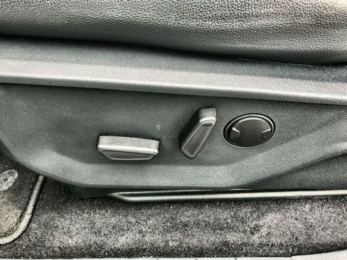 Used 2025 Ford F150 Lariat AWD/4WD image 12