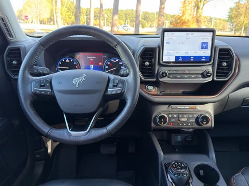 Used 2022 Ford Bronco Sport Outer Banks w/ Tech Package image 3