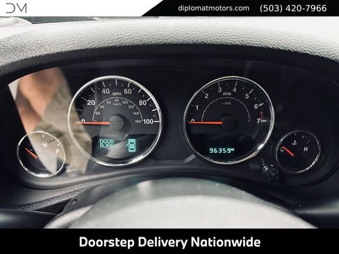 Used 2017 Jeep Wrangler Unlimited Rubicon w/ Connectivity Group AWD/4WD image 30