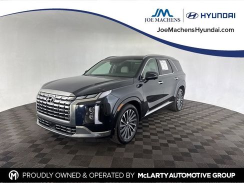 Certified 2025 Hyundai Palisade Calligraphy image 3