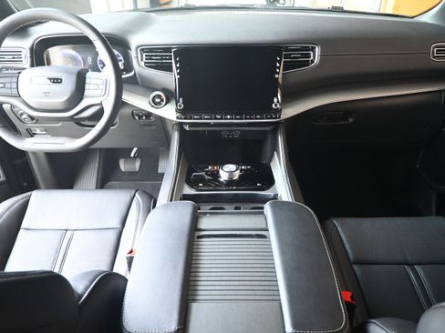 New 2025 Jeep Wagoneer Series II w/ HD Trailer Tow Package image 3