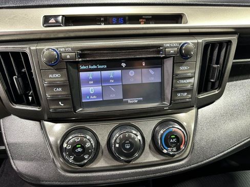 Used 2015 Toyota RAV4 LE AWD/4WD image 13