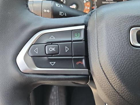 Used 2025 Jeep Compass Latitude AWD/4WD image 21