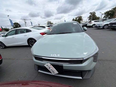 Used 2025 Kia K4 EX FWD image 2