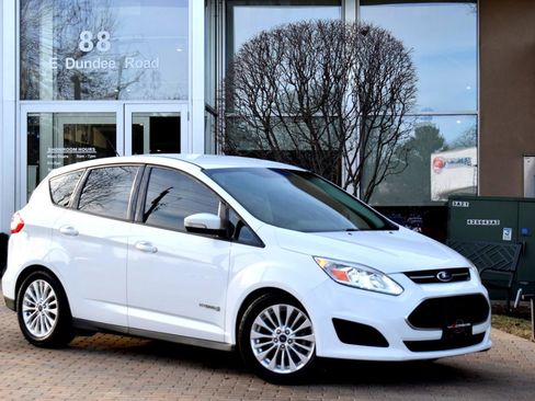 Used 2017 Ford C-MAX SE image 2