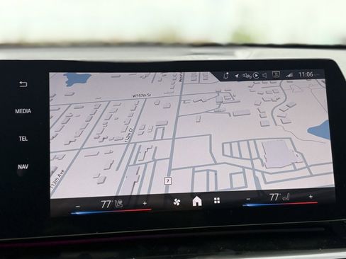 Used 2025 BMW X1 xDrive28i w/ Convenience Package image 9