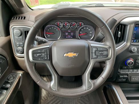Used 2021 Chevrolet Silverado 2500 LT w/ Convenience Package AWD/4WD image 10