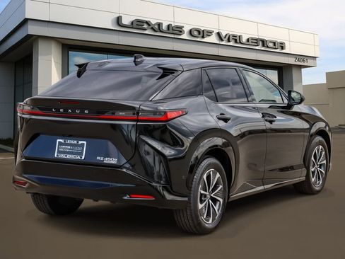 Certified 2023 Lexus RZ 450e Premium w/ Technology Package AWD/4WD image 4