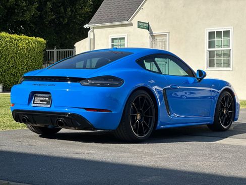 Certified 2024 Porsche 718 Cayman GTS RWD image 8