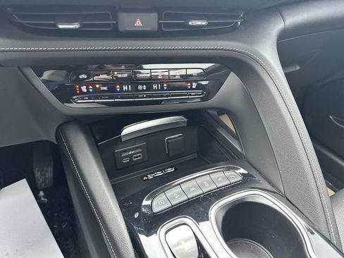 Used 2023 Buick Envision Avenir AWD/4WD image 19